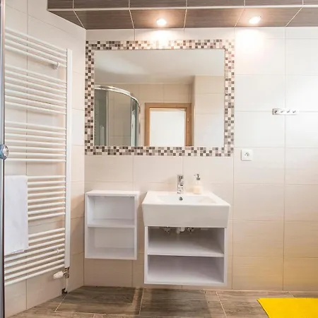 Pensjonat Bellevue Wellness Liptowski Mikułasz
